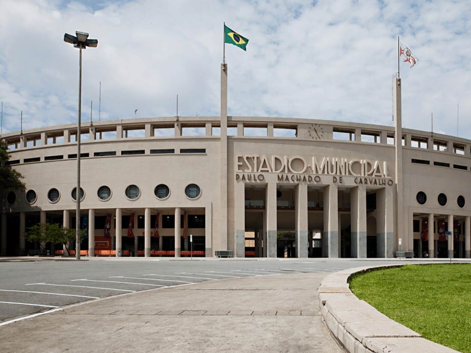 Fachada do estádio do Pacaembu, em estilo Art Déco