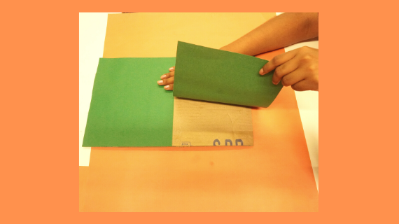 Foto de um papel na cor verde