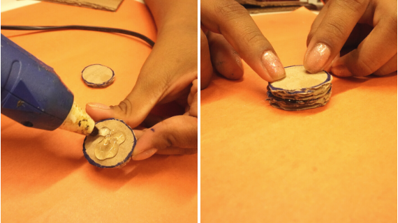 Foto de pedaços de papelão cortados em forma de círculo