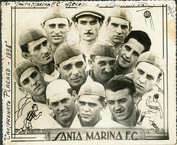 Foto em preto e branco dos integrantes do Santa Marina A.C. no Campeonato Placard