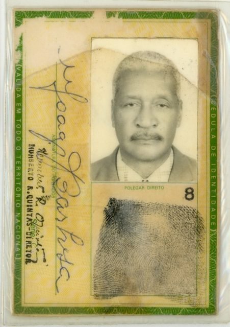 Documento de identidade de Moacyr Barbosa.