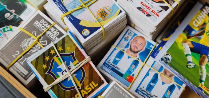 Imagem com vários bolos de figurinhas