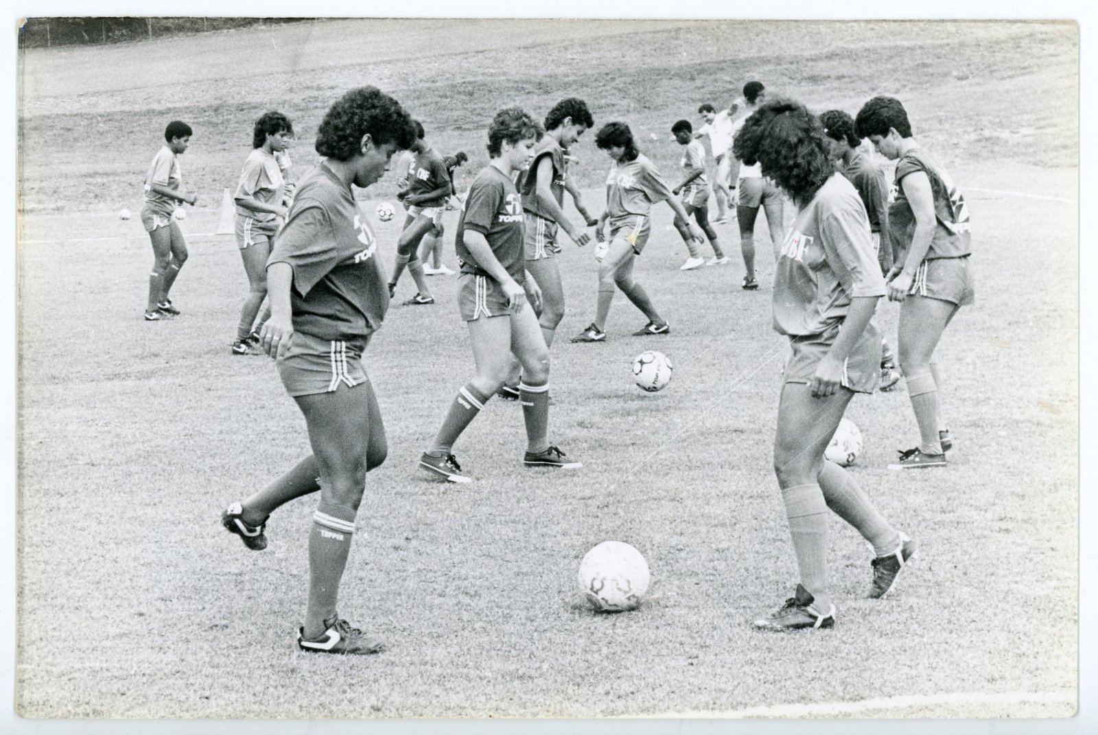 MF0000008515i Imagem da seleção brasileira feminina em 1988