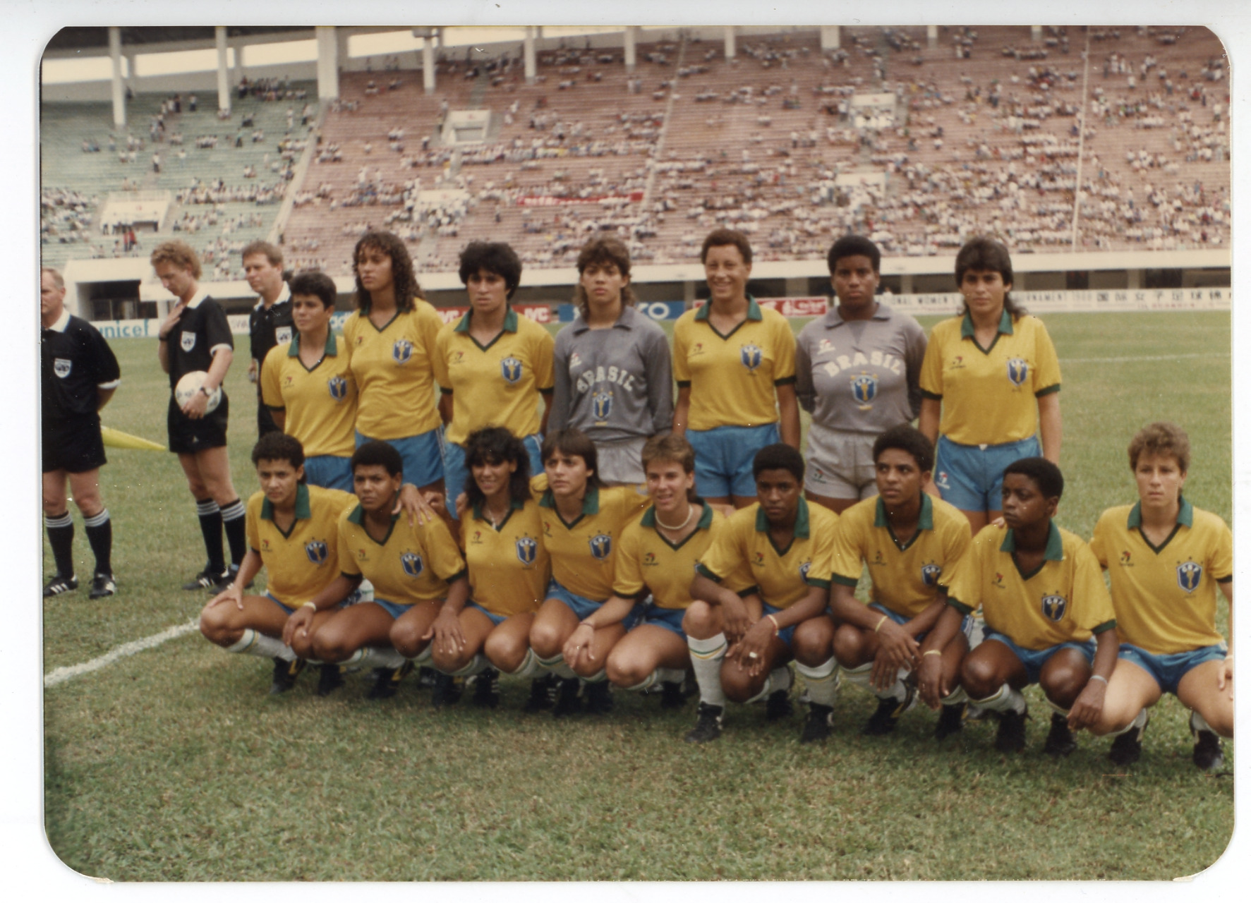 Imagem da seleção brasileira feminina em 1988