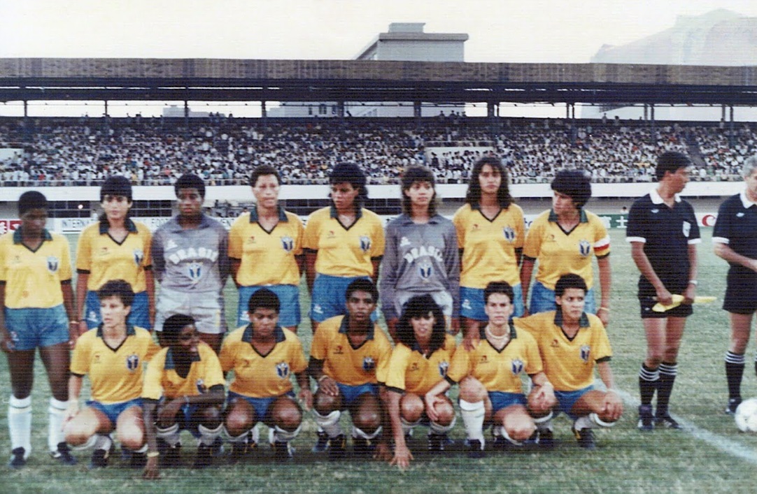 Conheça a história  da primeira participação da Seleção Brasileira de Mulheres no Mundial, ocorrido em 1988, na China.